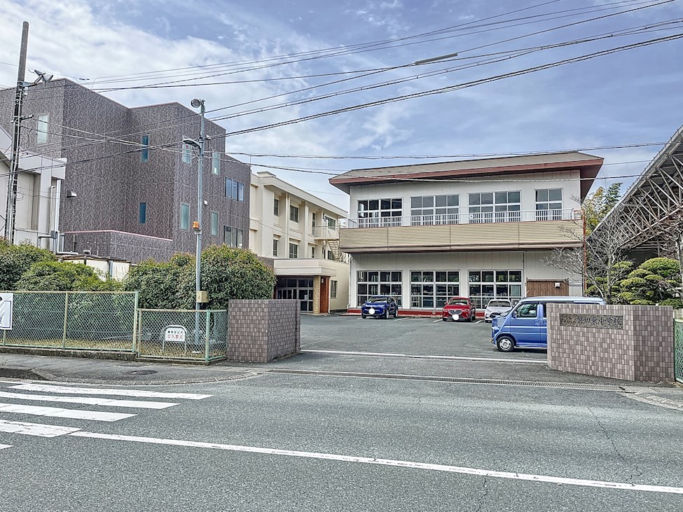 中学校　私立磐田東中学校（中学校）まで167m