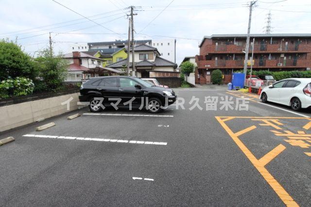 駐車場　車をお持ちの方に嬉しい駐車場付きの物件です
