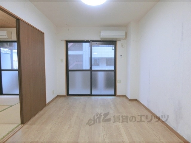 居室・リビング　洋室