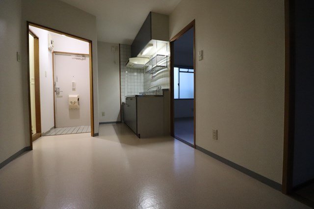 居室・リビング　同物件別部屋のお写真です。