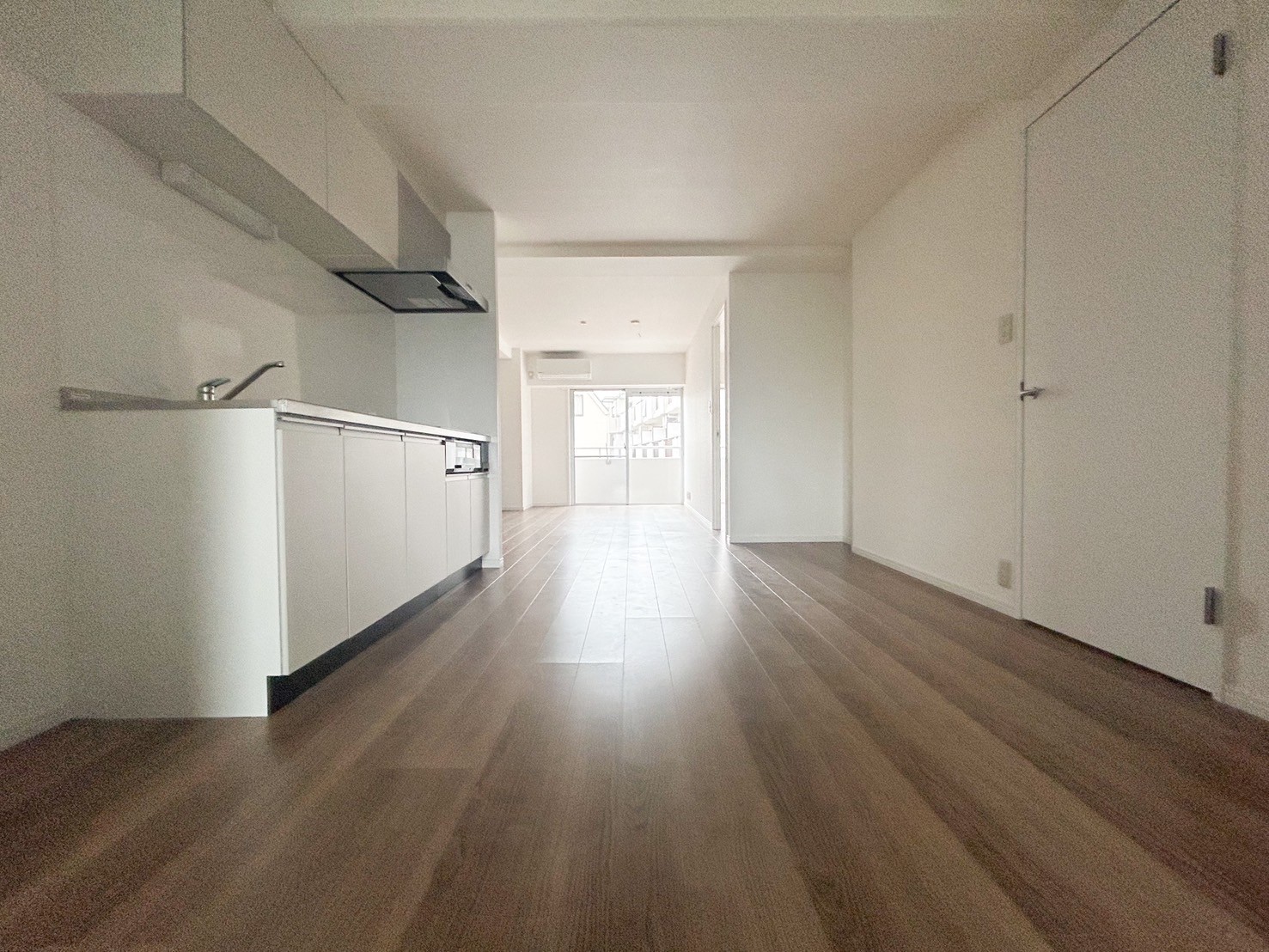 居室・リビング　※別号室の参考写真です