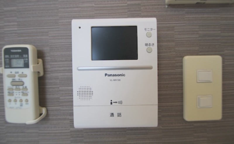 セキュリティ　モニター付で急な来客時も安心ですね