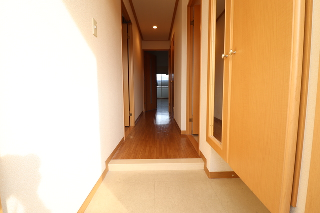 玄関　下駄箱付き　玄関