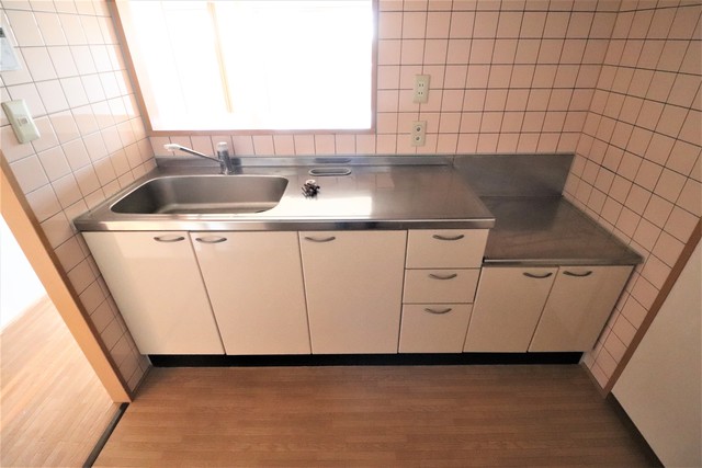 キッチン　２口ガスコンロ設置可能