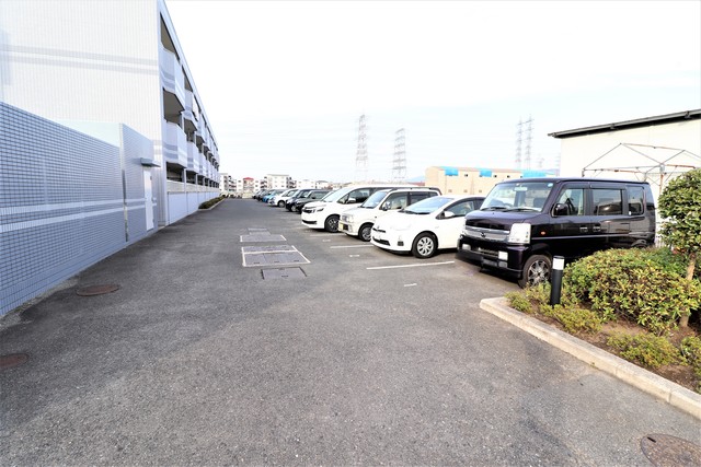駐車場　敷地内駐車場