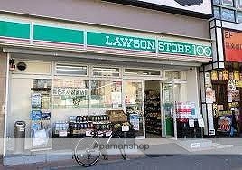 コンビニ　ローソンストア100 大国町駅前店（コンビニ）まで828m