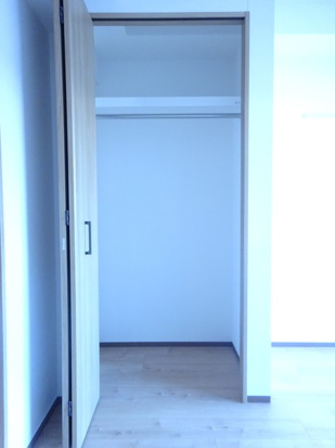 収納　ハンガーラック付きで楽々収納♪