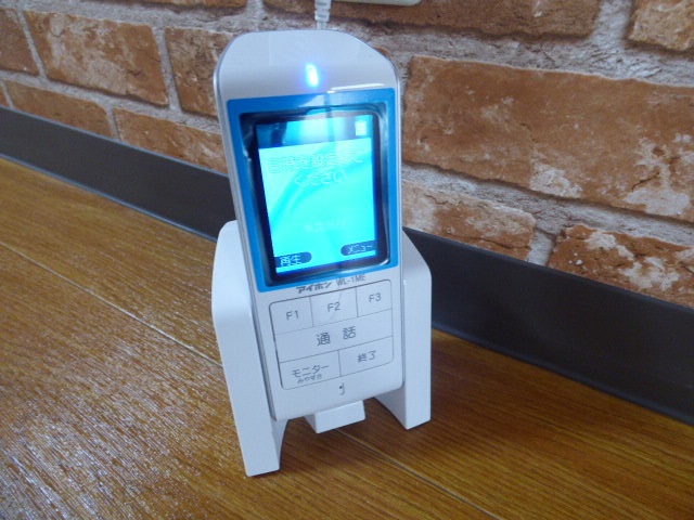 セキュリティ　モニター付きインターホン