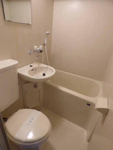 バス・シャワールーム　清潔感のあるバスルーム