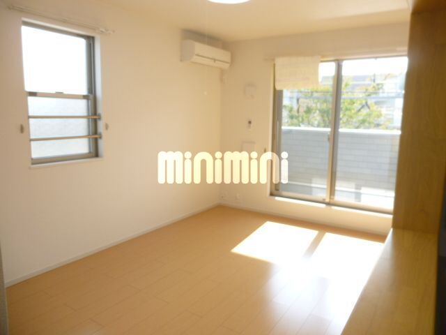 居室・リビング　エアコン付きのリビング