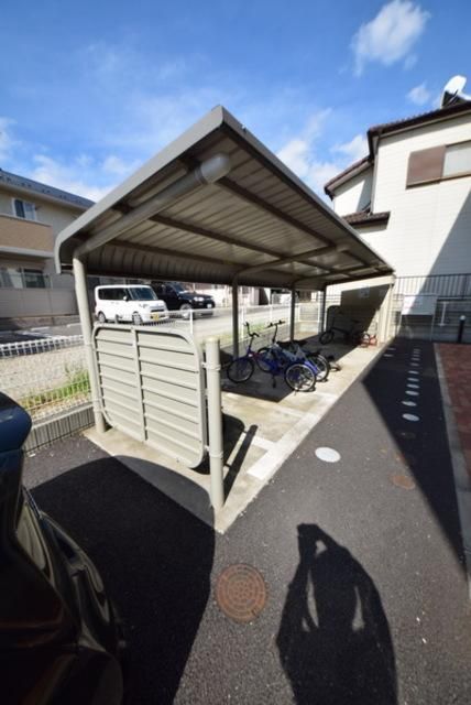 その他共有部分　屋根付き駐輪場