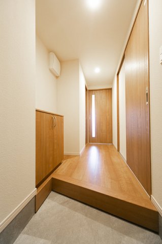 玄関　※写真は同タイプ住戸です。