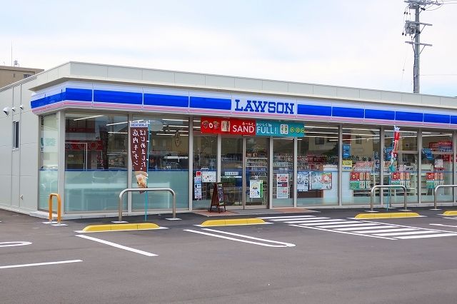 コンビニ　ローソン（コンビニ）まで550m