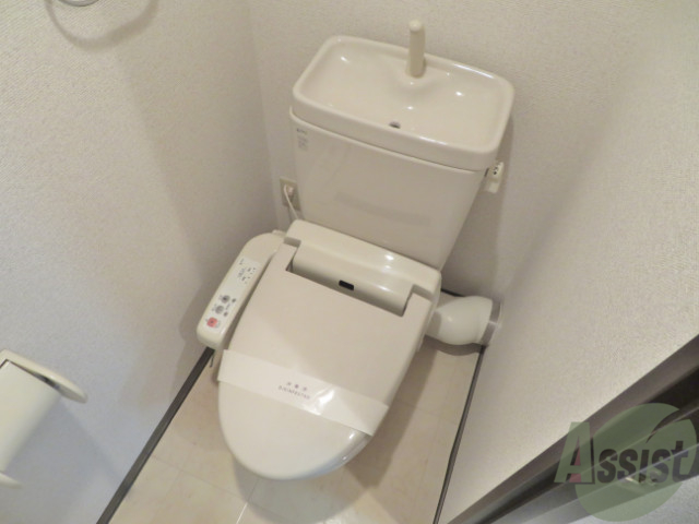 トイレ　トイレはウォシュレット付きなので嬉しいですね。