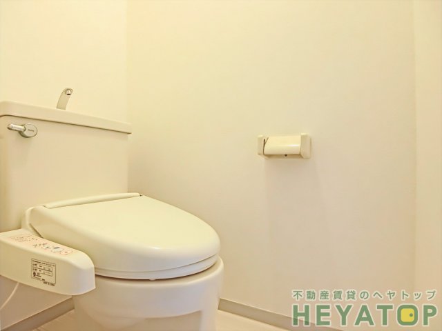 トイレ　温水洗浄便座（同仕様写真）