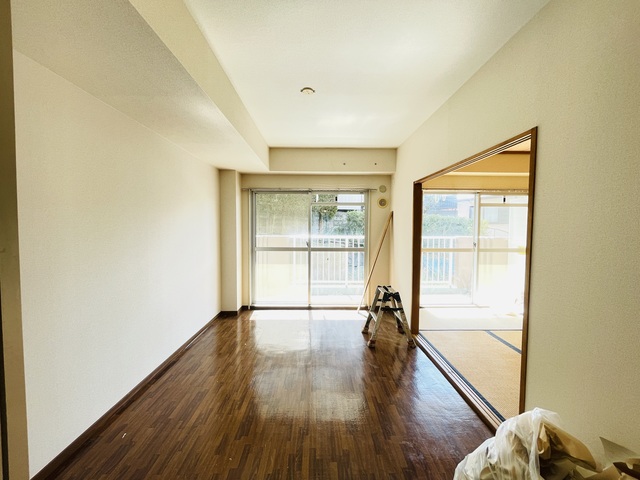 居室・リビング　清掃前の写真です