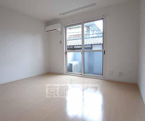 居室・リビング　広々とした部屋です。