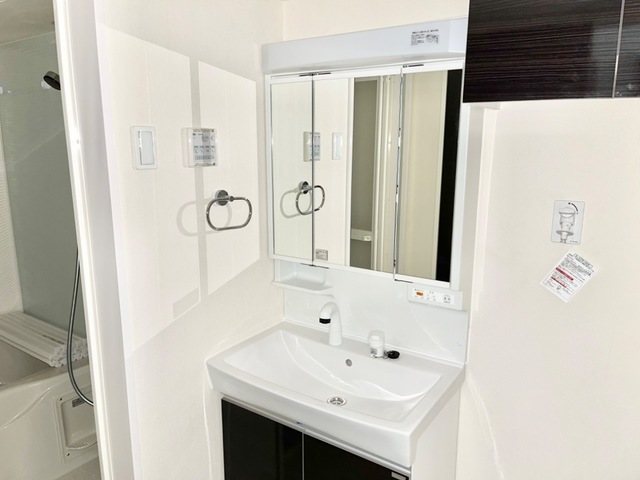 洗面設備　朝に便利な独立洗面台完備♪