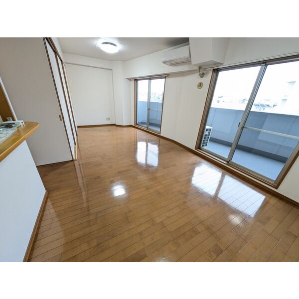 居室・リビング　※別室の参考写真の為、現況優先です。