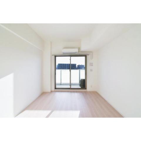 居室・リビング　室内