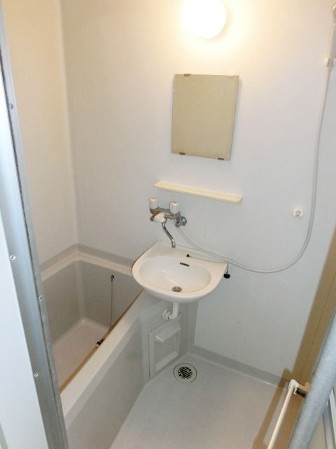 バス・シャワールーム　キレイなバスルーム！