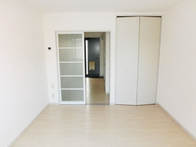 居室・リビング　明るくきれいなお部屋です！