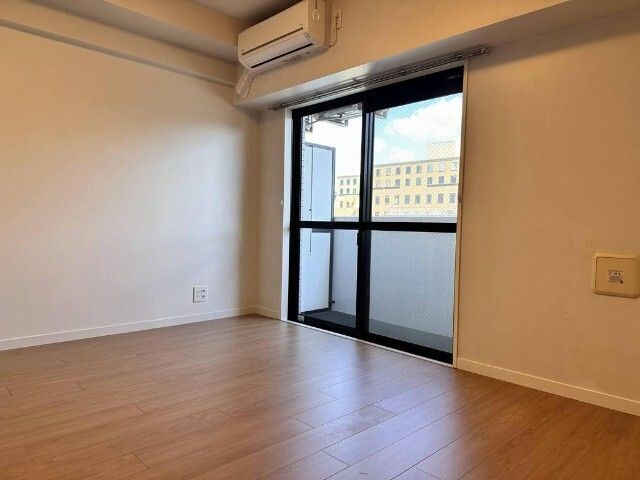 居室・リビング　別号室の参考写真