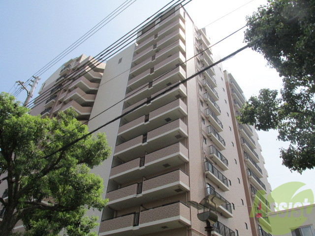 建物外観　シャープなデザインが印象的な洗練の住まい