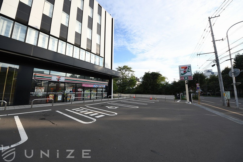 コンビニ　セブンイレブン札幌平岸1条3丁目店（コンビニ）まで280m