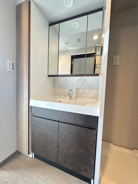 洗面設備　※同物件別部屋の写真となります。