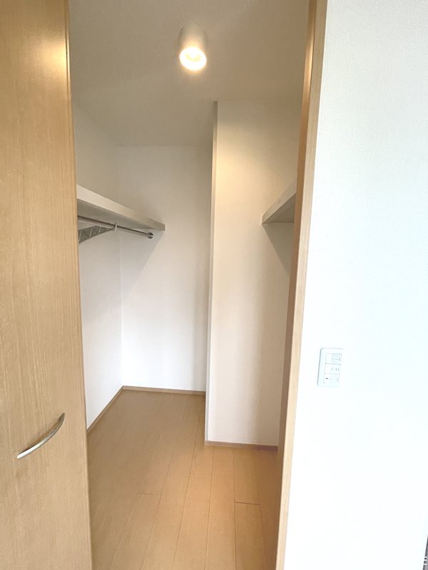 収納　同物件別部屋