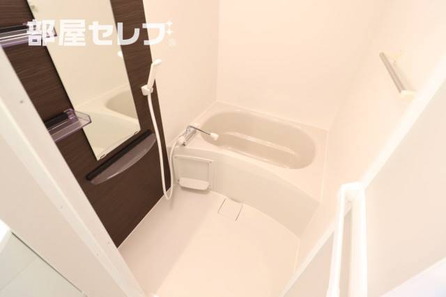 バス・シャワールーム　※新築のため、同タイプの写真です。