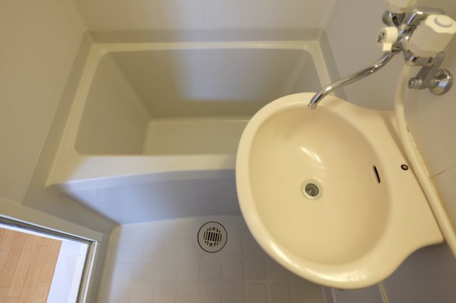 洗面設備　同タイプ別室画像の為、現況優先でご了承下さい