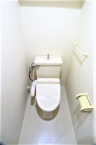 トイレ　※他号室の写真です。