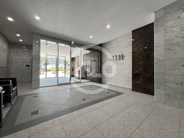 エントランス　リーガル西長堀II　エントランス