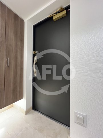 玄関　リーガル西長堀II　玄関