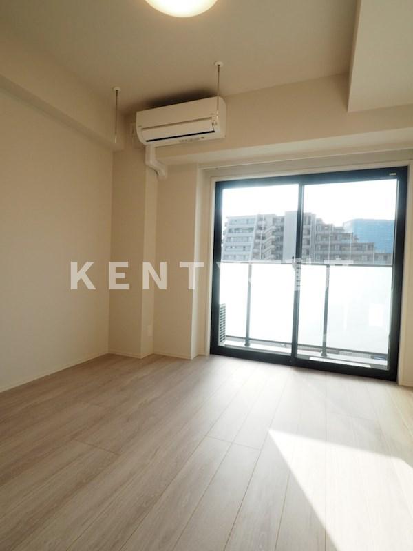 居室・リビング　こちらのリビングで趣味の時間をお楽しみください