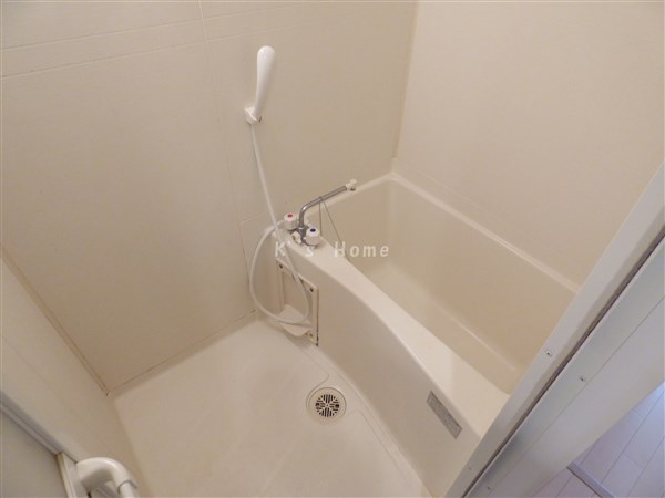 バス・シャワールーム　洗面台付きの浴室