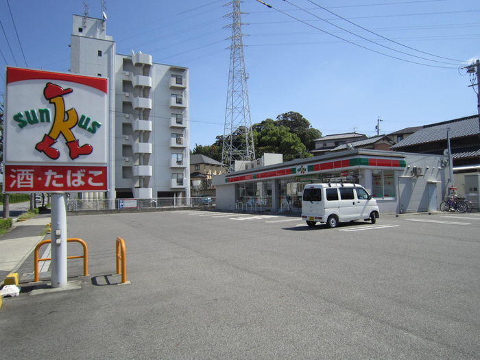 コンビニ　サンクス（コンビニ）まで540m