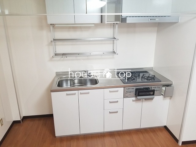 キッチン　3口コンロ付システムキッチン