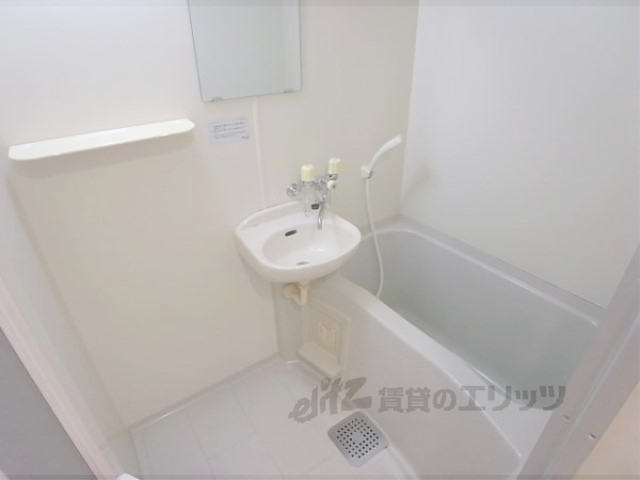 バス・シャワールーム　バス