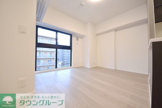 居室・リビング　フロアにより壁紙が違う場合あり