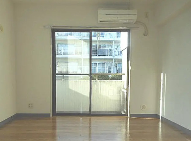 居室・リビング　別号室参考写真