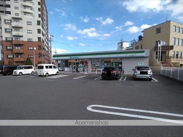 その他　ファミリーマート長野上高田店（その他）まで53m