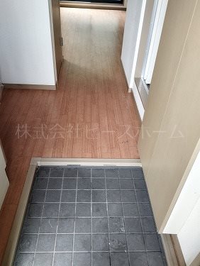 玄関　※別号室参考写真