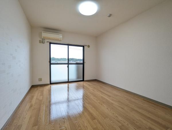 居室・リビング　日当たり良好です☆