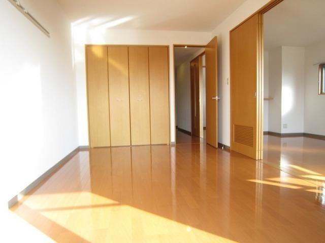 居室・リビング　引き戸を開放すれば22.8帖のお部屋