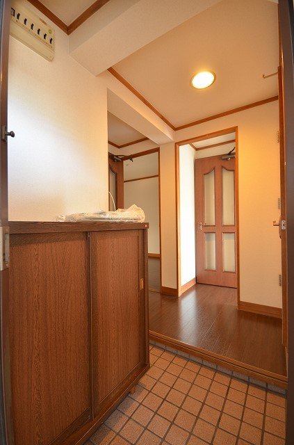 居室・リビング　同物件別号室写真