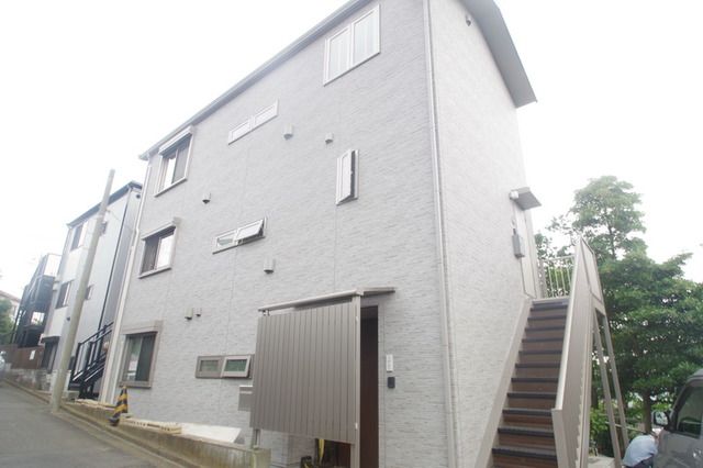 建物外観　★2013年10月完成・築浅の物件です★