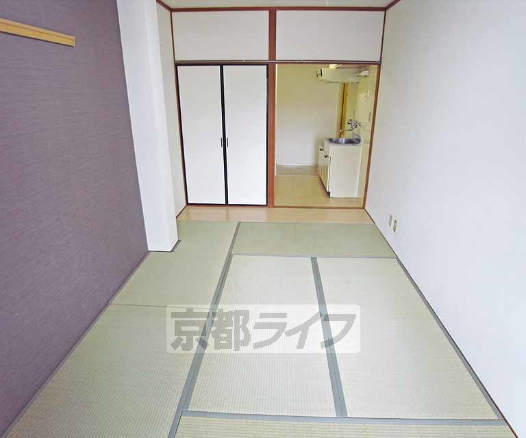 居室・リビング　きれいなお部屋です
